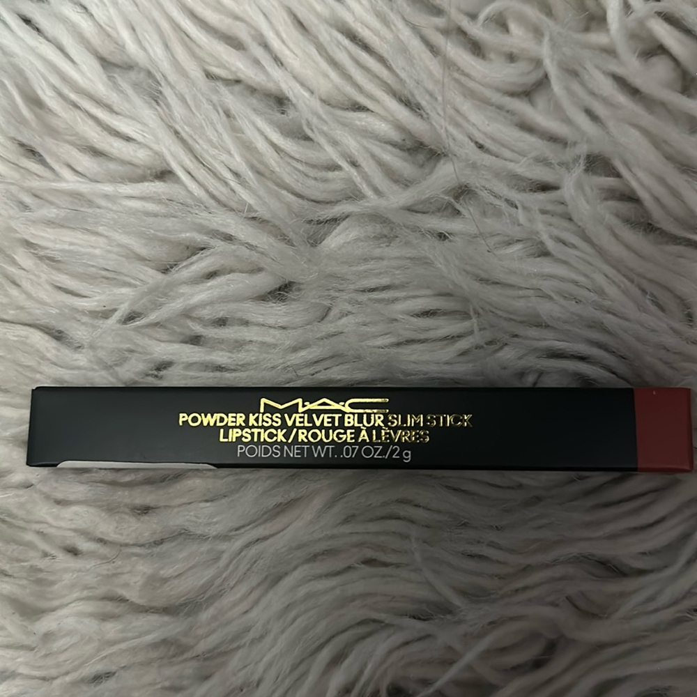 MAC LIPSTICK